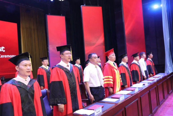 长春科技学院校长寄语毕业生践行