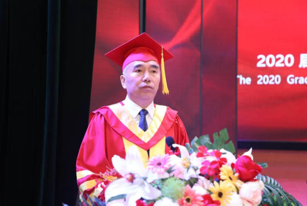 长春科技学院校长寄语毕业生践行